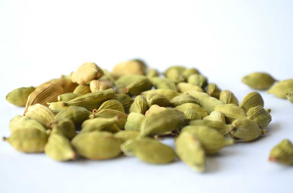 The aroma and therapeutic properties of the cardamom are due to its volatile oil. Tinctures of cardamom is used chiefly in medicine to relieve flatulence and for strengthening digestion.